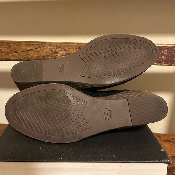 TOMS Hyde Black Suede Wedge Ankle Boots Lace Up Booties - Picture 6 of 12